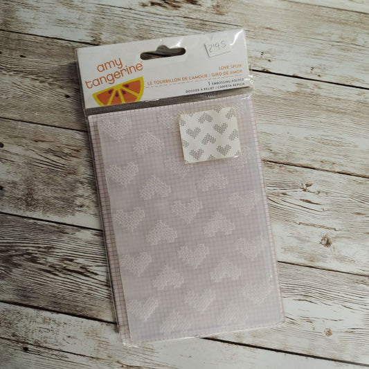 Carpeta de embossing corazones punto de cruz